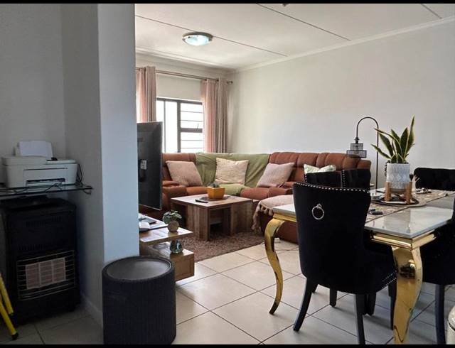 3 BEDROOM APARTMENT FOR SALE IN SANDOWN